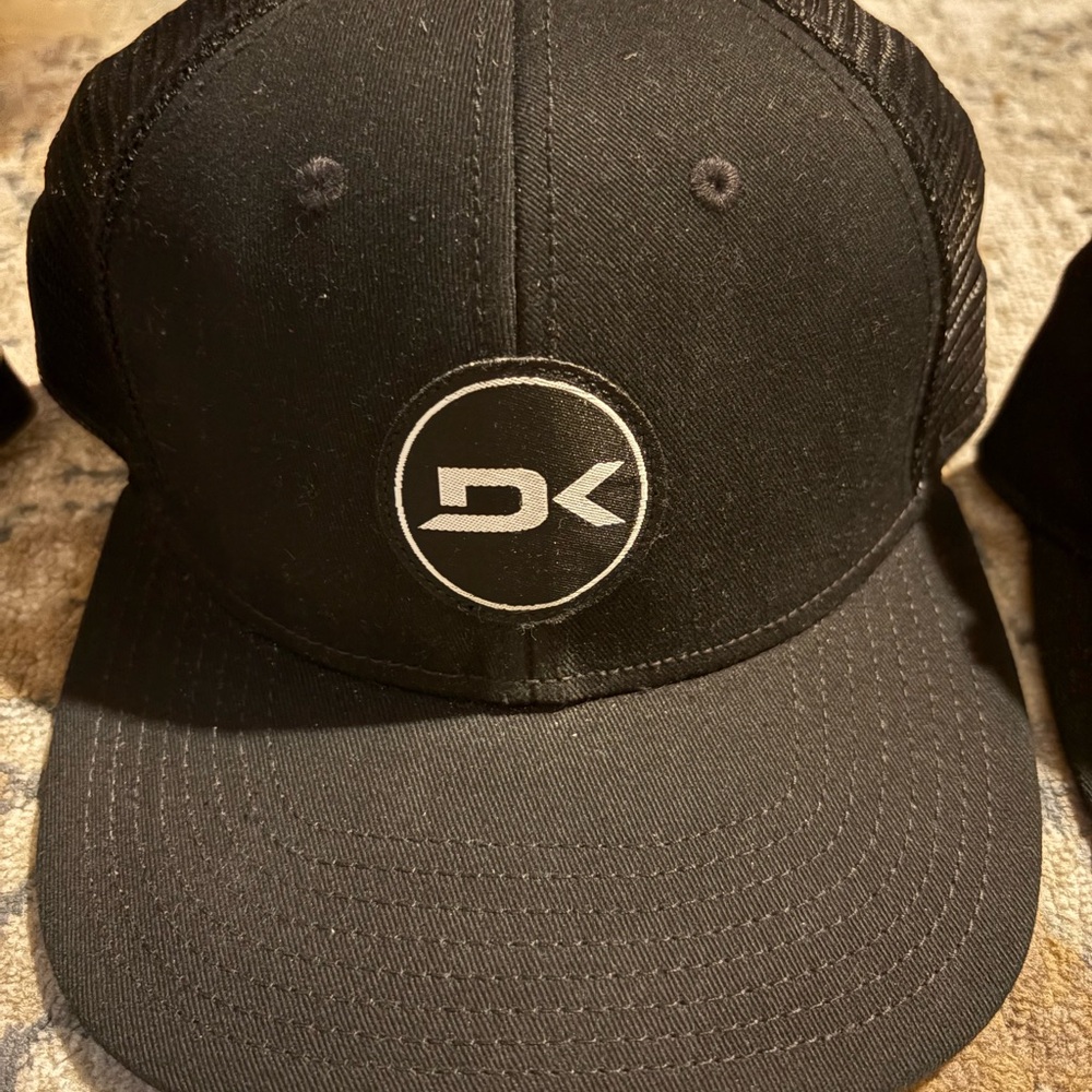 4 Snap Back Baseball Caps - Picture 3 of 7